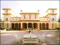 Narayan Niwas Palace