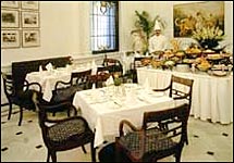 Hotel Oberoi Maiden Delhi