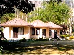 WelcomHeritage Corbett Ramganaga Resort