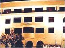 Central Court Hotel