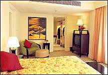 Lakeside Chalet Apartment Hotel
